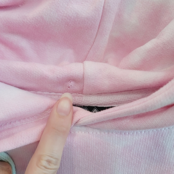 NWT AC/DC Tie Dye Graphic Cropped Hoodie Sweater - Picture 9 of 16